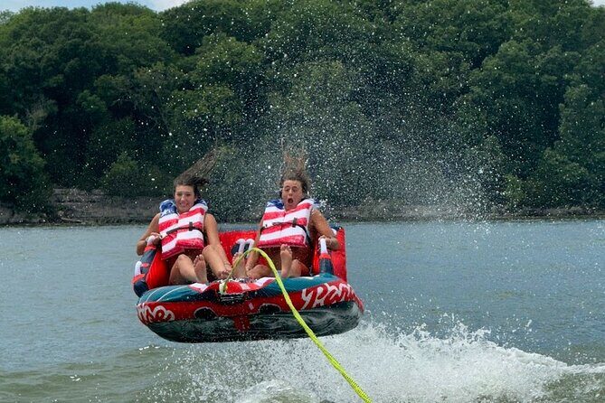 3 Hour 25ft Pontoon Party Boat with Captain up to 12 people - Captain-led hosting: social when you want it