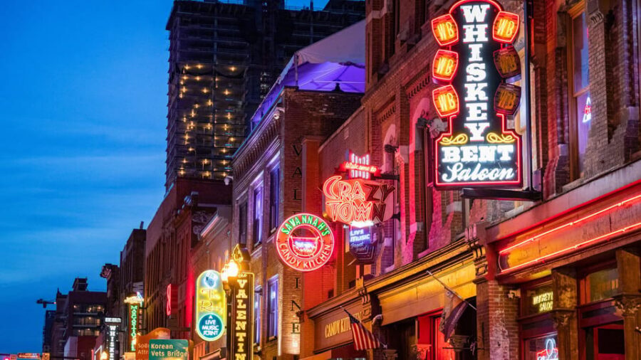 Bourbon & Blood A Tennessee Whiskey History & Tasting Tour - Who Should Book Bourbon & Blood?