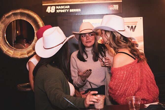 Cowboy Pub Crawl - CowboyHats, LineDancing, Trivia, Drinks, Bulls - Hot chicken break: free sandwich at a Broadway restaurant