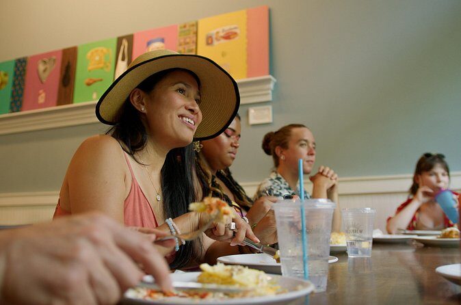 Downtown Nashville Food Tour With Sidewalk Food Tours - The guide experience: what happens when the route isn’t perfect