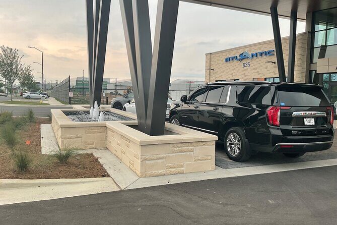 First class limo in Nashville, Tennessee luxury car - Price and Value: Why $108 Per Group Can Make Sense