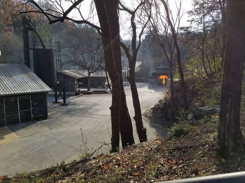 From Nashville: Lynchburg Jack Daniel's Distillery Tour - Time on the return: how the day stays comfortable