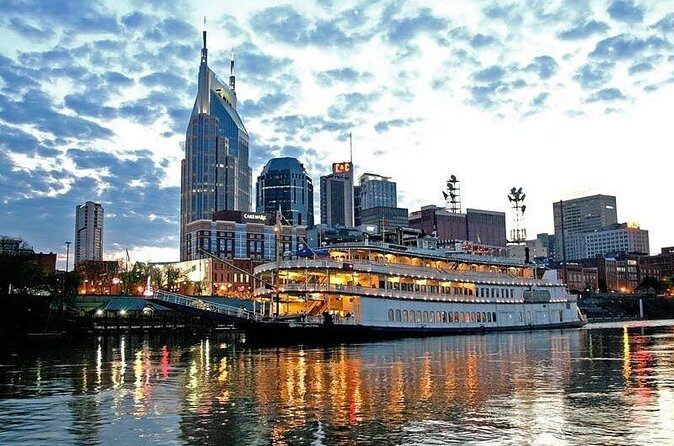 General Jackson Showboat Lunch or Dinner Cruise in Nashville - The onboard show: music, comedy, and the bigger dinner production