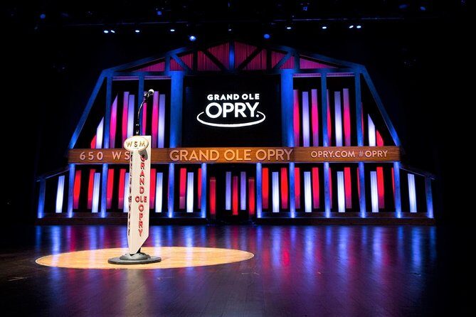 Grand Ole Opry VIP Experience: Admission with Lounge Access and Artist Visit - Artist visit and the professional commemorative photo