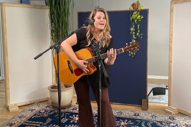 Live the Nashville Dream: Write and Record Your Very Own Song! - Writing Your Lyrics and Melody With an Expert’s Hands On