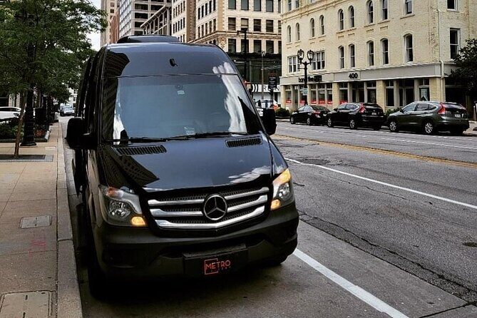 Nashville Airport Private Transportation for 6-13 Passengers - Where to meet your driver at BNA (Ground Transportation Center, Limo Stand)