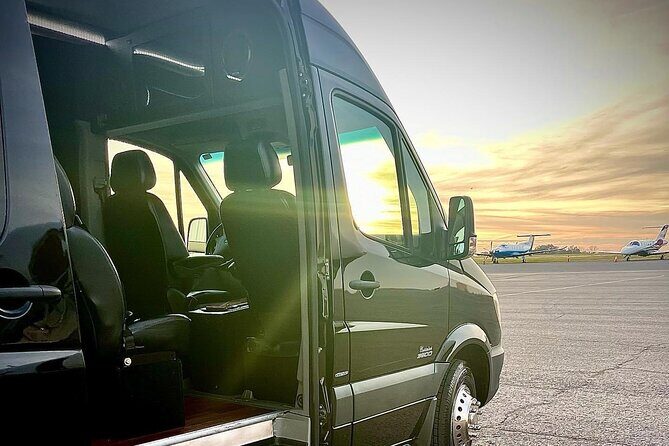 Nashville Airport Private Transportation for 6-13 Passengers - Price and value: when $200 per group makes sense