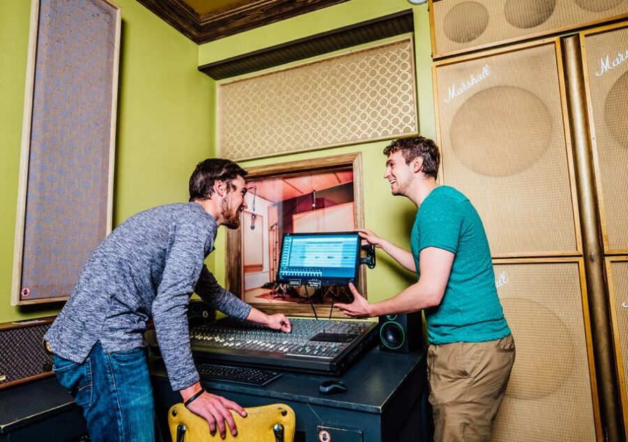 Nashville Downtown: Escape Room Adventure - What happens inside the locked rooms (and the exit button)
