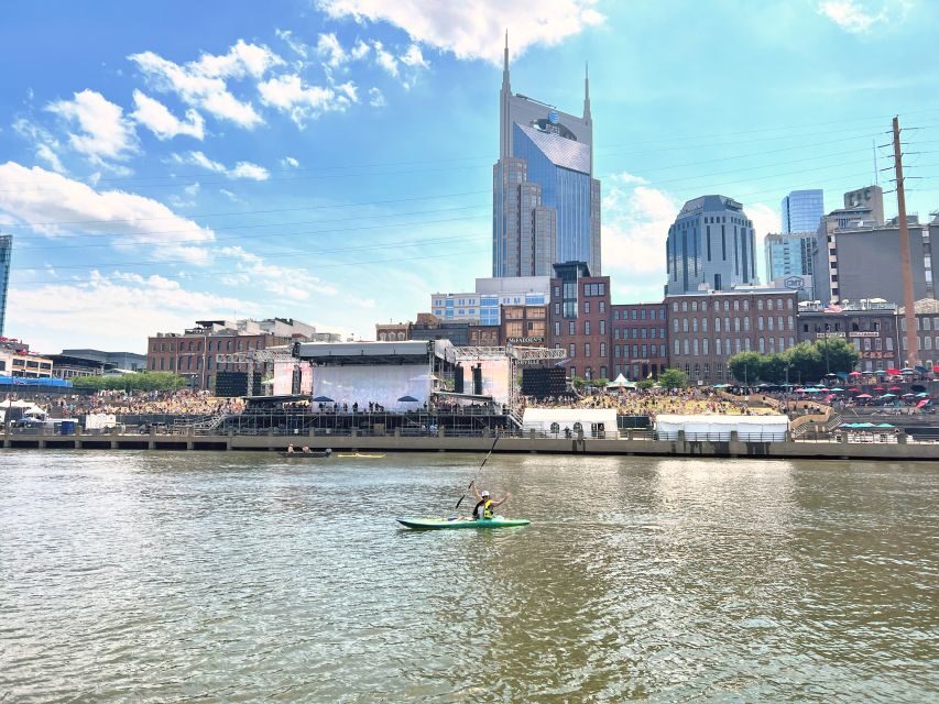 Nashville: Downtown Kayak Rental - Gear and clothing: how to stay comfortable for 1.5 hours