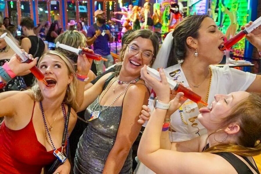 Nashville: Exclusive Entry and Special Offers VIP Bar Crawl - The Bar Stops: Downtown and Lower Broadway With VIP Treatment