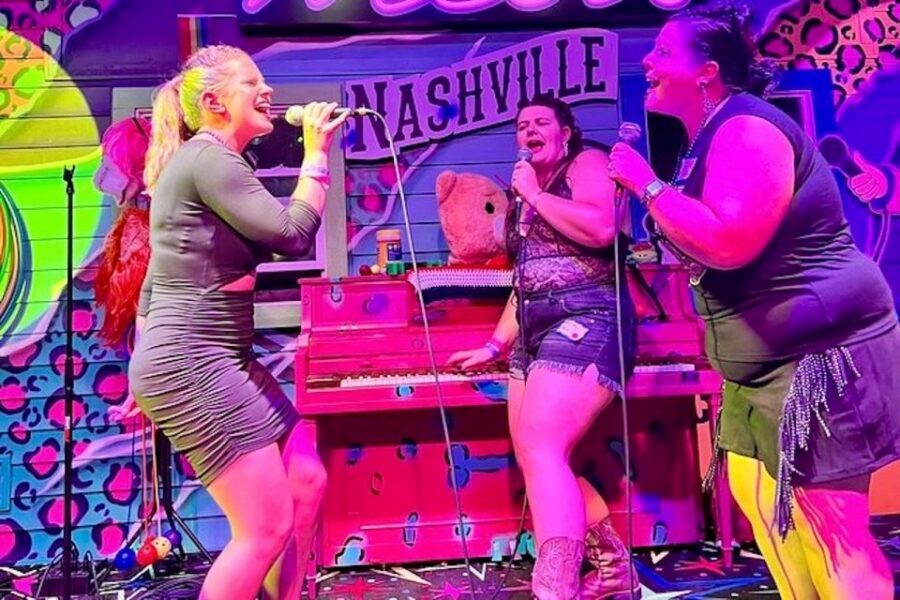 Nashville: Exclusive Entry and Special Offers VIP Bar Crawl - Live Music and Crowd Energy: What You’ll Actually Feel