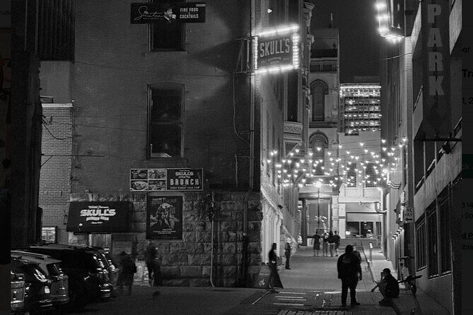 Nashville Ghost Hunt: Music City’s Paranormal Investigation Tour - Walking Route Energy: Small Group Size Helps You Actually Use the Equipment