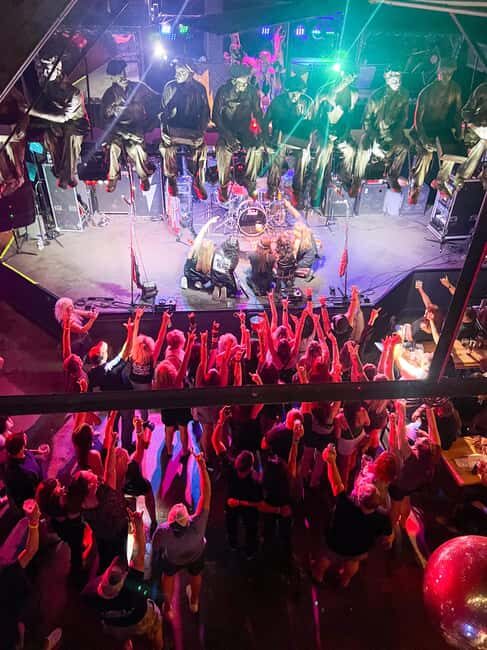 Nashville: Live Music Bar Crawl with Local Artists - Broadway and 5th Ave: Watching the City’s Biggest Stage From Inside the Crowd