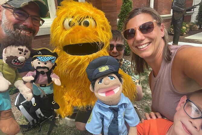 Nashville Puppet and Sightseeing Tour - The Ryman Auditorium finale: questions and puppet photos