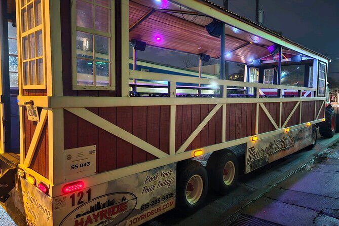 Night-Time Hayride Sightseeing Tractor Tour of Nashville - How the 7:00 pm tractor tour gets you oriented fast