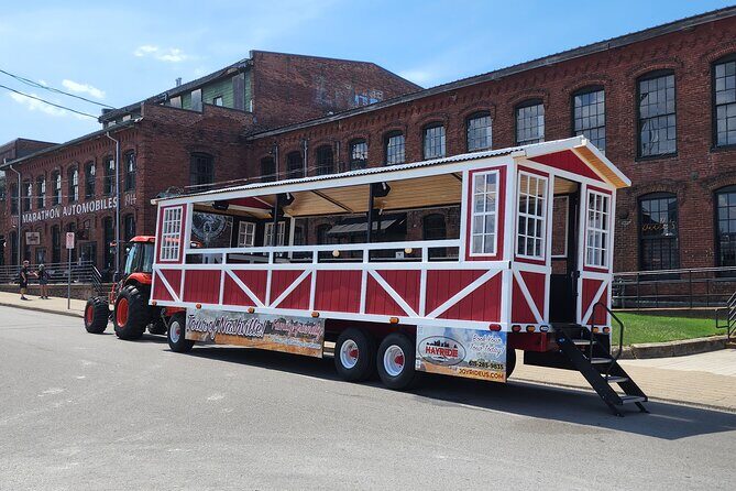 Night-Time Hayride Sightseeing Tractor Tour of Nashville - The Gulch and Music Row: where the city’s sound lives